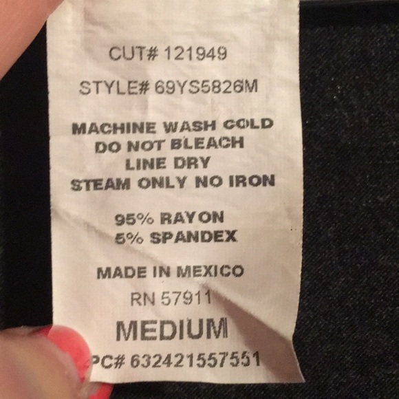 NWOT Ruffled Top! - Picture 2 of 3